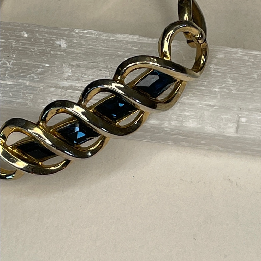 Vintage Marvella Twisted Woven Gold Tone Design Four Blue Rhinestones Bracelet - Picture 2 of 9